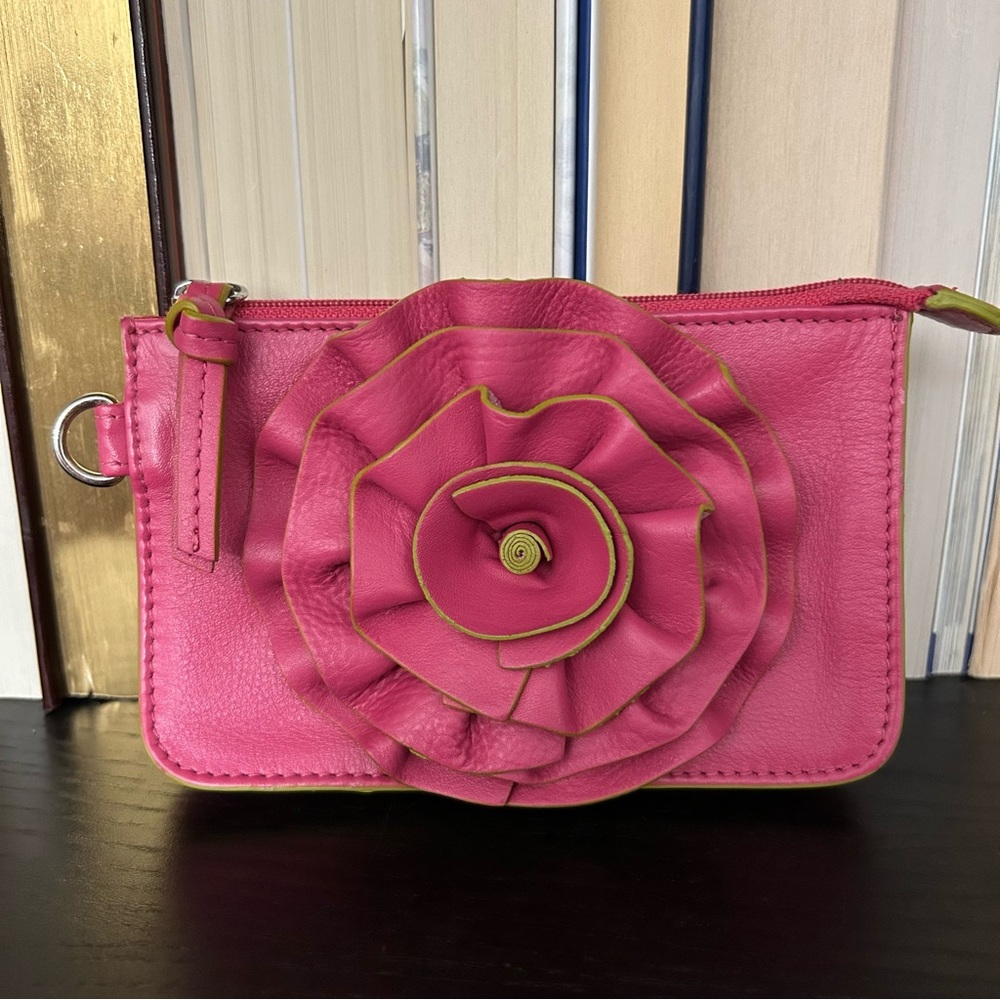 ili New York - Pink Leather Flower Clutch